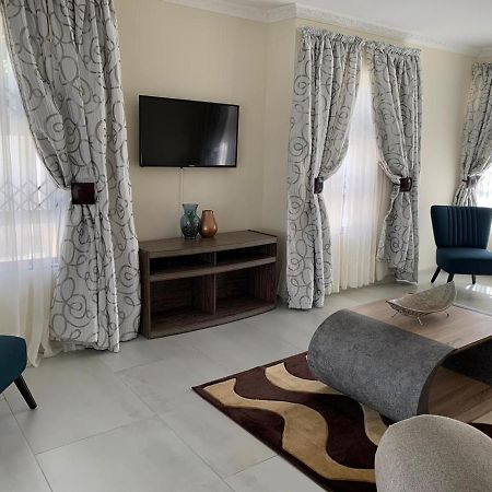 Bed and Breakfast Sea Breeze On 62 Ист-Лондон Экстерьер фото