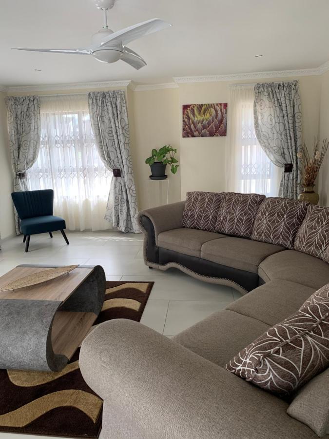 Bed and Breakfast Sea Breeze On 62 Ист-Лондон Экстерьер фото