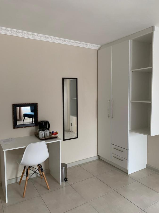 Bed and Breakfast Sea Breeze On 62 Ист-Лондон Экстерьер фото