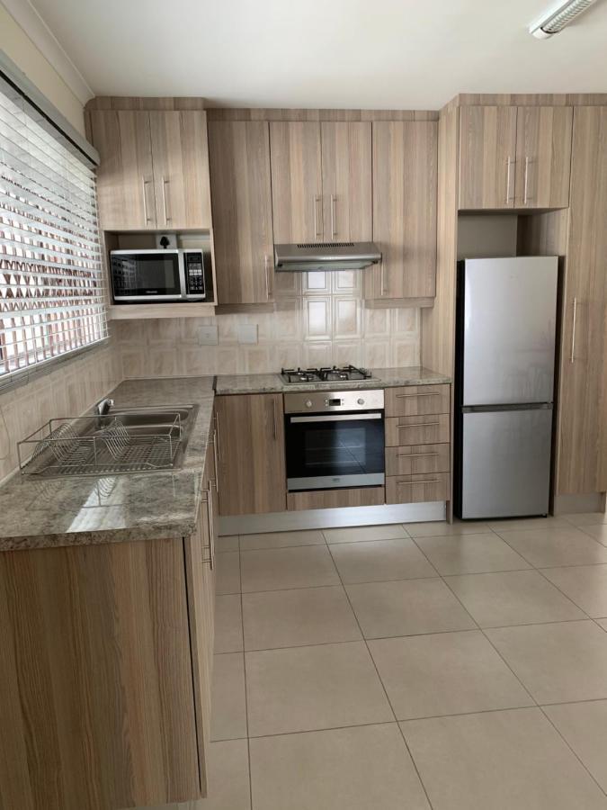 Bed and Breakfast Sea Breeze On 62 Ист-Лондон Экстерьер фото